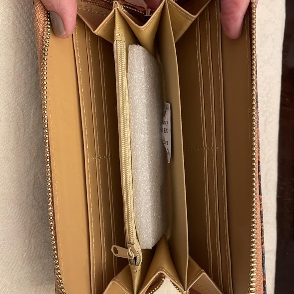 New Cork wallet, purchased in Portugal. Predominantly navy blue & tan - Picture 7 of 7
